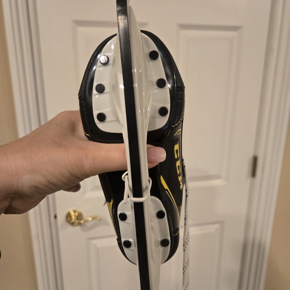 Brand new CCM Ice Hockey skates - Picture 4 of 4